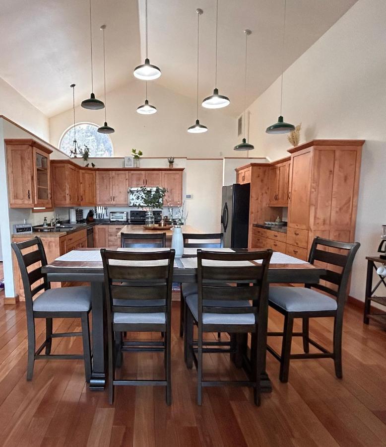 Twin Pines Cabin In Wilderness Ranch On Hwy 21, Amazing Views, 20 Ft Ceilings, Fully Fenced Yard, Pet Friendly, , Go Paddle Boarding At Lucky Peak, Or Snowshoeing In Idaho City And Take In The Hot Springs, Sleeps 10! Boise Exterior foto