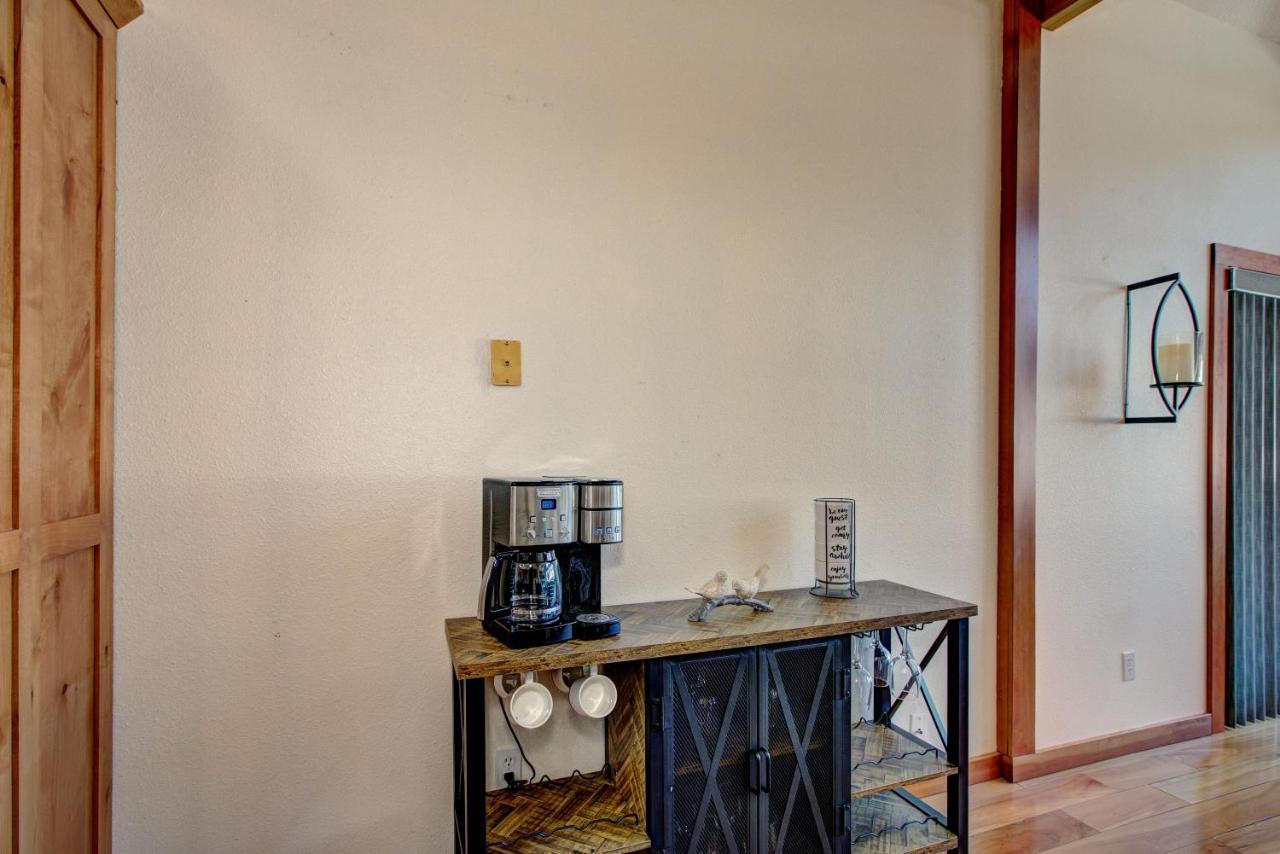 Twin Pines Cabin In Wilderness Ranch On Hwy 21, Amazing Views, 20 Ft Ceilings, Fully Fenced Yard, Pet Friendly, , Go Paddle Boarding At Lucky Peak, Or Snowshoeing In Idaho City And Take In The Hot Springs, Sleeps 10! Boise Exterior foto