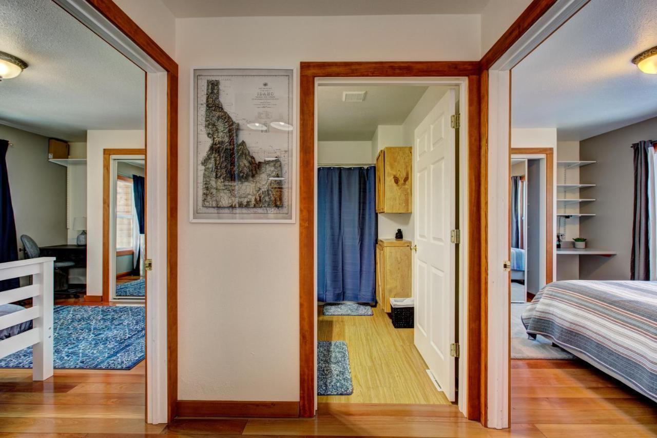 Twin Pines Cabin In Wilderness Ranch On Hwy 21, Amazing Views, 20 Ft Ceilings, Fully Fenced Yard, Pet Friendly, , Go Paddle Boarding At Lucky Peak, Or Snowshoeing In Idaho City And Take In The Hot Springs, Sleeps 10! Boise Exterior foto